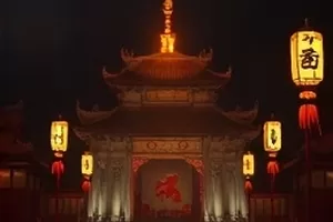 纪录短片《麦收倒计时》联合收割机作业的金色麦田